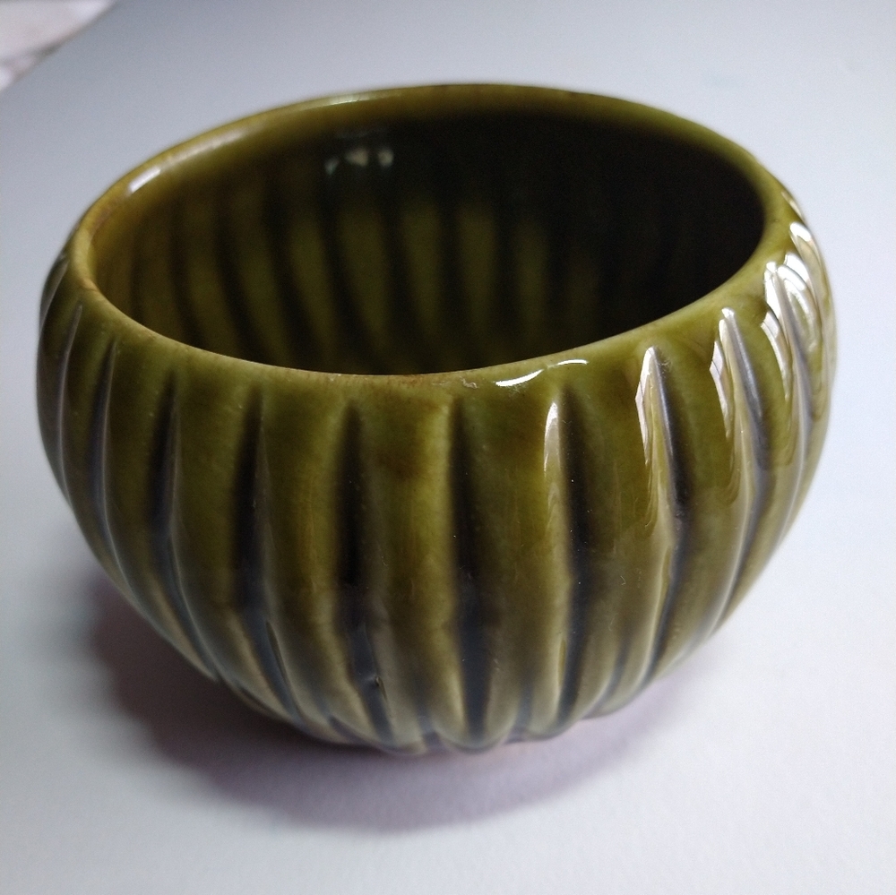 Vintage McCoy Olive Pottery Planter U.S.A. 685